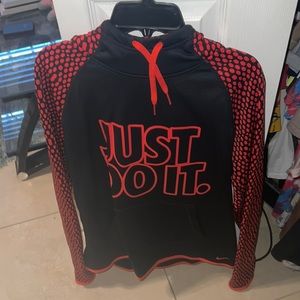 red nike therma-fit hoodie
